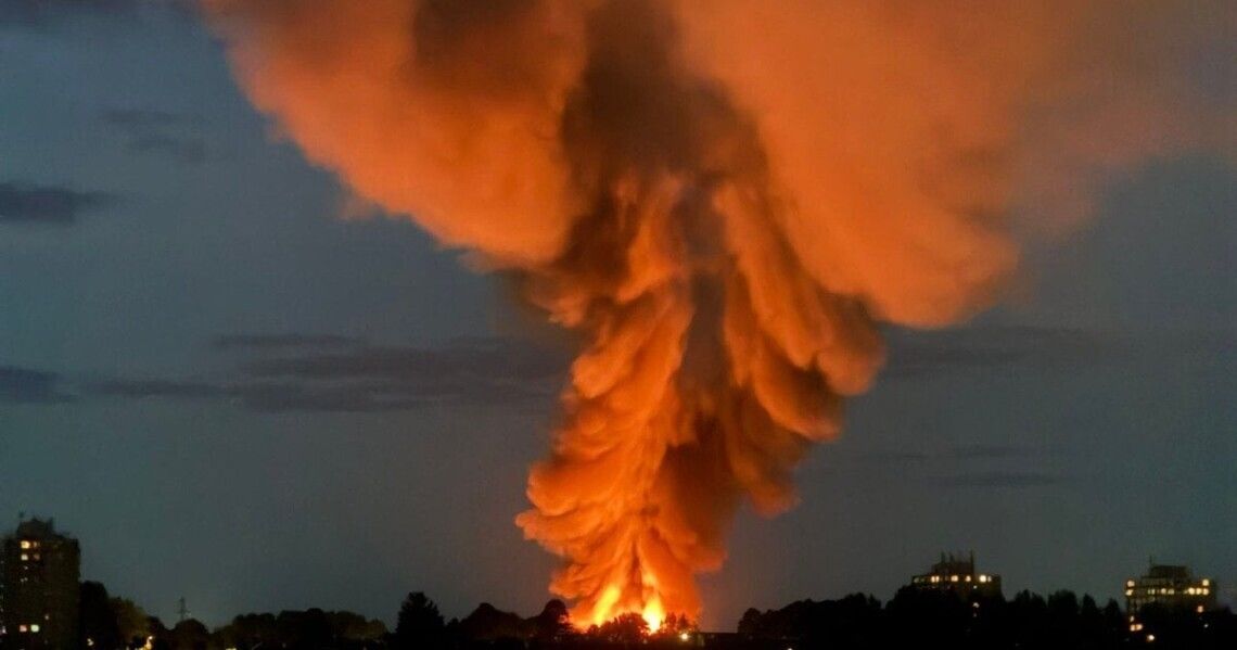 Удары БПЛА по РФ: серия взрывов в нескольких регионах, на НПЗ в Славянске-на-Кубани вспыхнул пожар