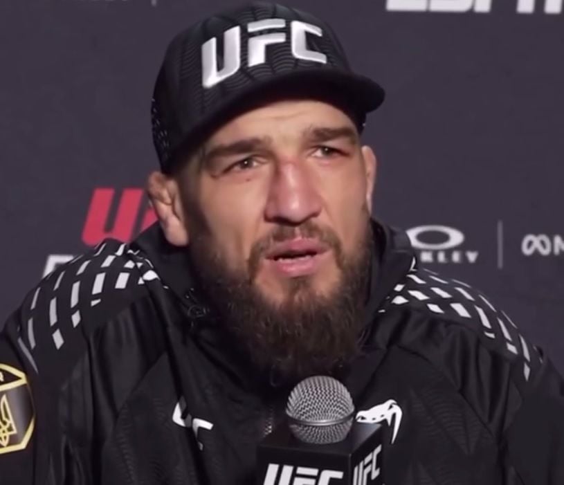 Амосов после победы в UFC заставил замолчать весь Лас-Вегас: "Если вы не знает, что такое война..."