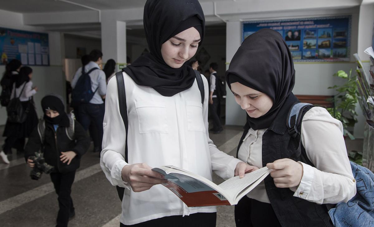 ​В России запретили хиджабы в школах: Кадыров молчит, а всегда такой "грозный"