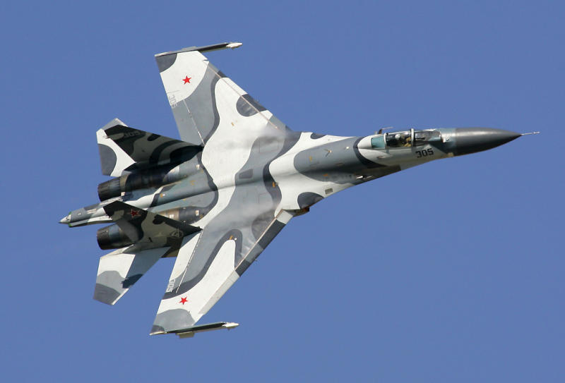 Российский Су-27 чуть не столкнулся с американским самолетом над Черным морем: США обвинили русских в непрофессионализме