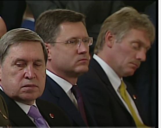Верный пресс-атташе Путина Песков заснул мертвецким сном на встрече своего шефа с президентом Турции Эрдоганом