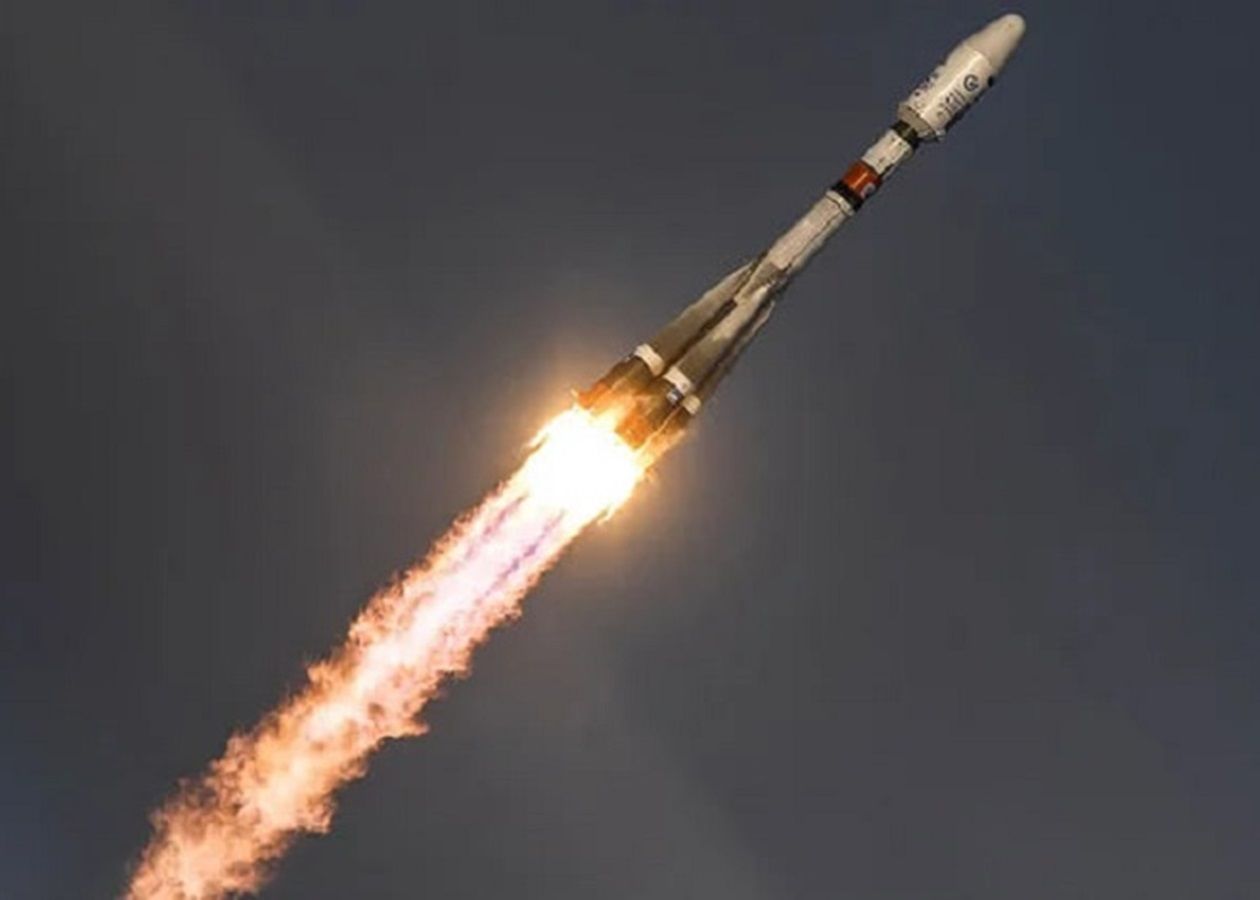 Росія відправила у космос ракету "Союз" із 16 військовими супутниками