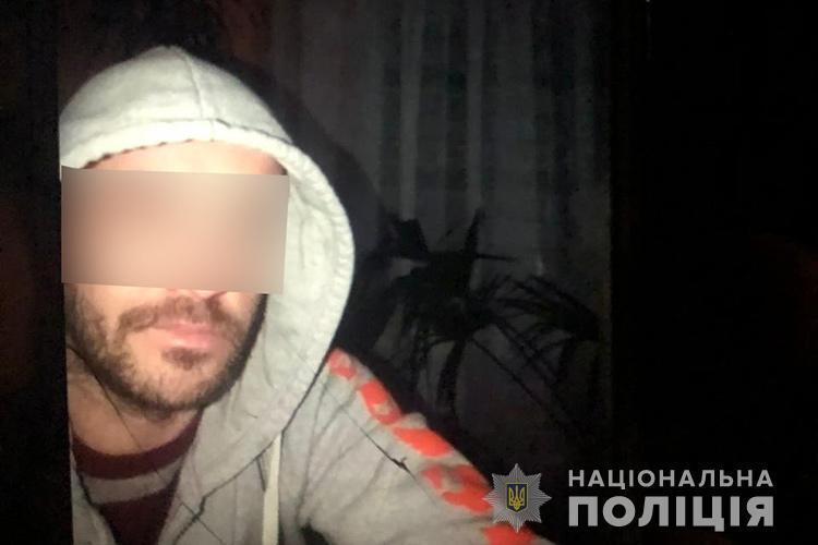 На Тернопольщине 34-летний мужчина из-за ревности убил любимую 18-летнюю студентку на глазах у толпы: фото