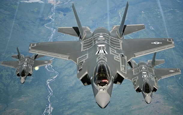 Мощная авиация: Израиль впервые ударил со сверхскоростных истребителей F-35