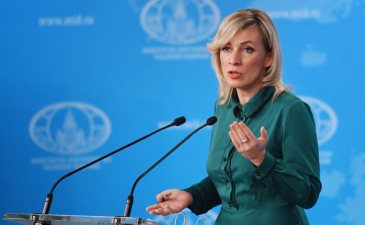 Скандал с российскими СМИ в Латвии: Захарова угрожает ответом на "притеснения"