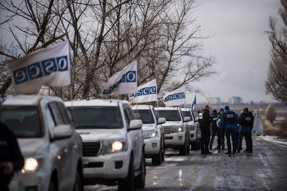 ОБСЕ срочно выезжает из Станицы Луганской: обстановка слишком опасная