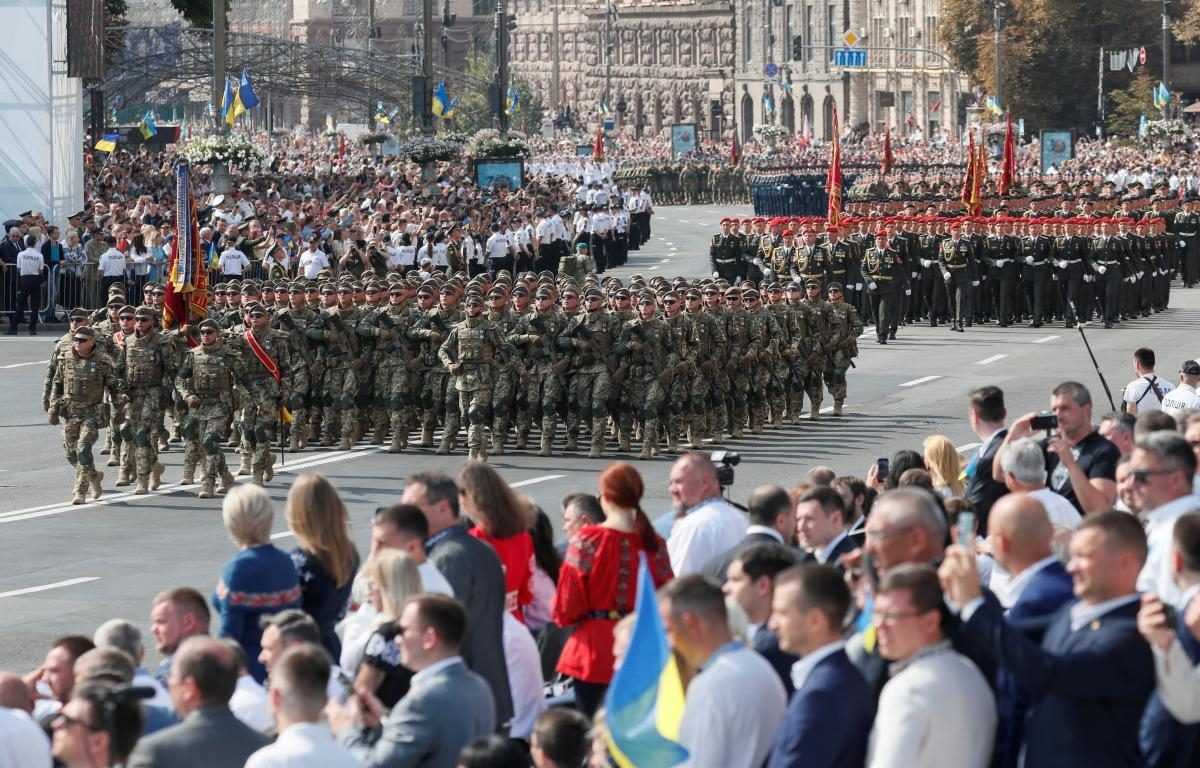 Парад в Киеве был омрачен попыткой самосожжения 
