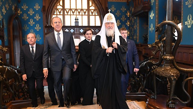 Главный кремлевский поп Кирилл Гундяев жалуется неправославным итальянцам на православных украинцев: "Они у нас храмы отбирают, называют агрессорами"
