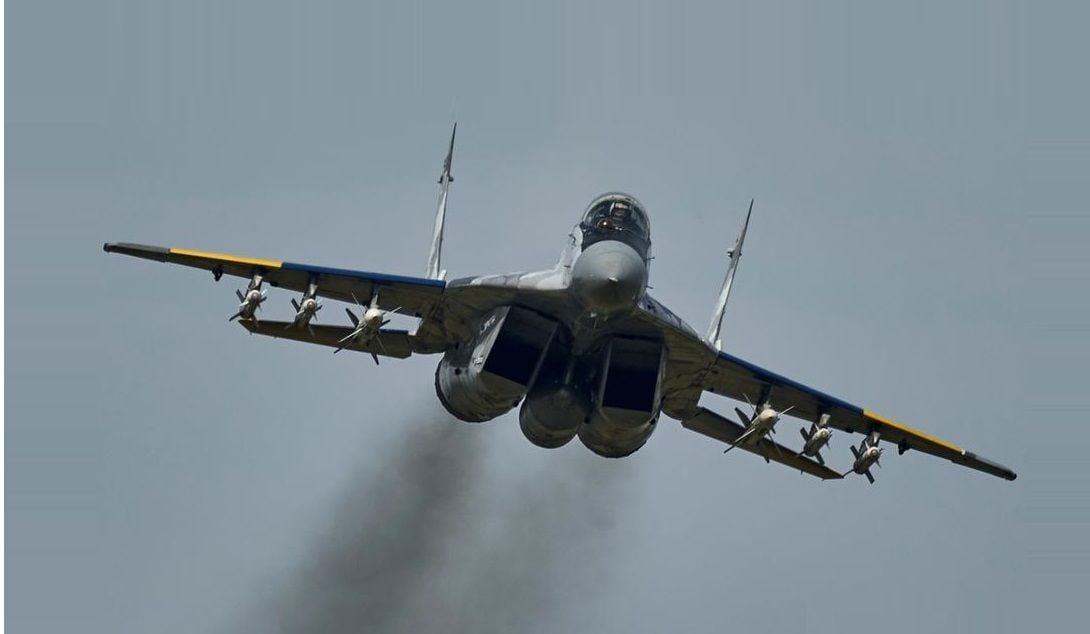 Украинский МиГ-29 на сверхмалой высоте сбил российскую "Бандероль" ракетой 1973 года: появилось видео