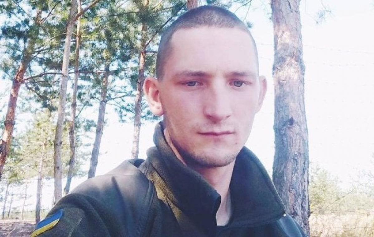 Под Винницей похоронили защитника Украины Александра Карпику: село плакало навзрыд, стоя на коленях