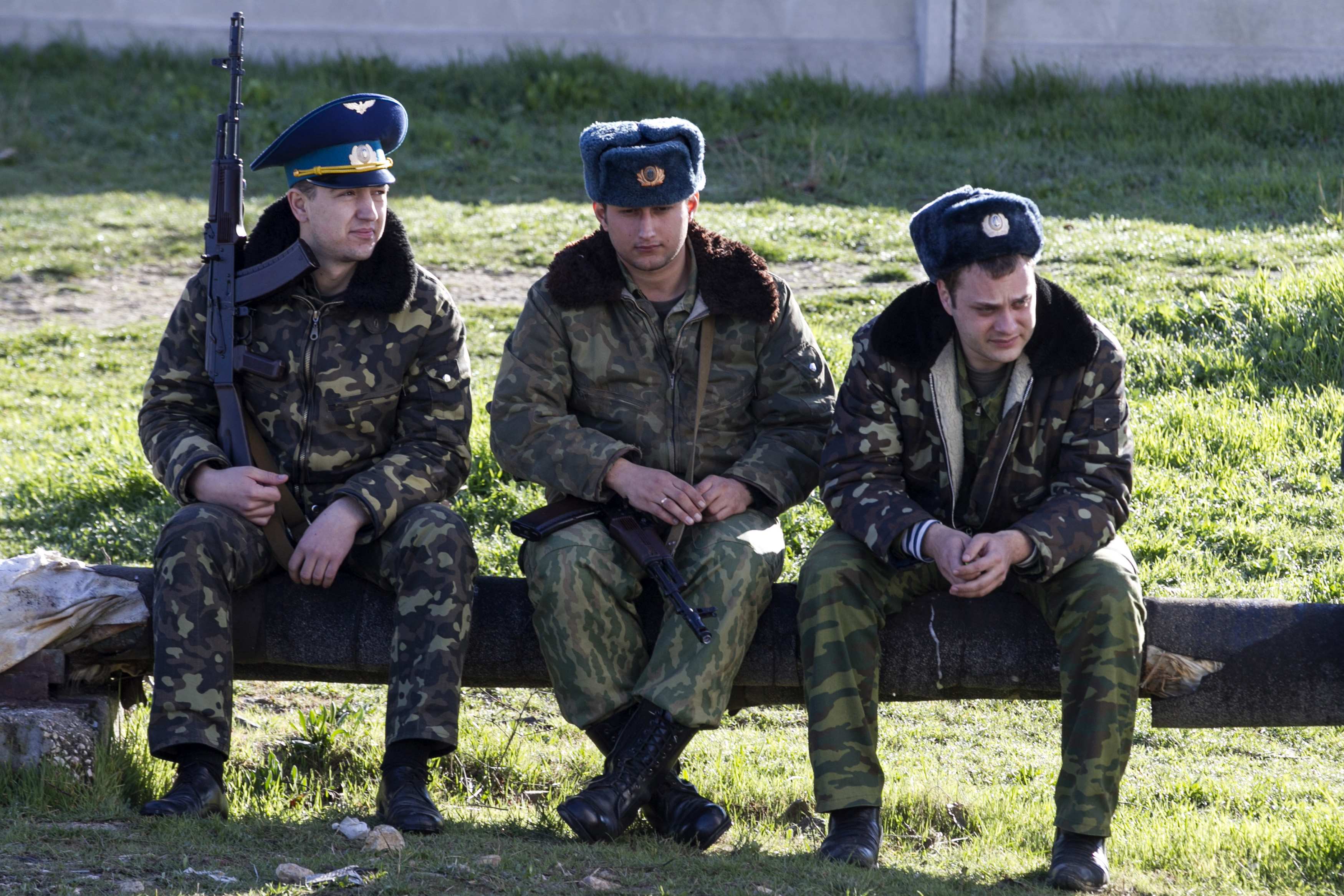 Украинские военные пострадали из-за «нечаянного» выстрела гранатомета