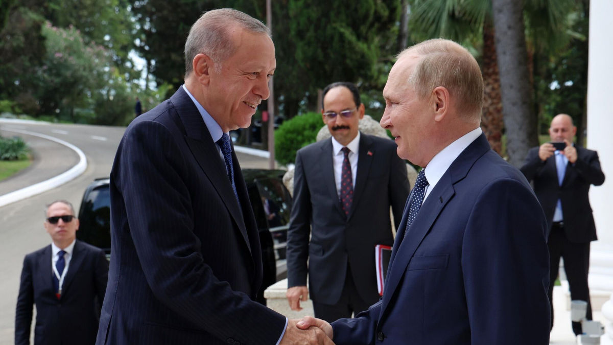 Эрдогану запретили дышать на Путина во время визита в Сочи