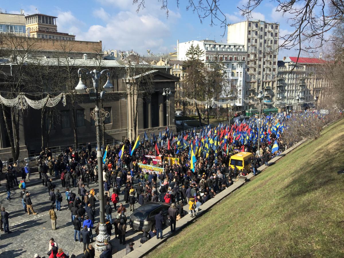 Около 1500 правоохранителей стянули в центр Киева, чтобы не допустить провокаций на марше националистов