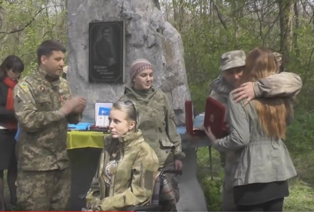 ​Знаменательное событие на Днепропетровщине: Ярош наградил орденом "Народный герой Украины" представителей добровольческих батальонов