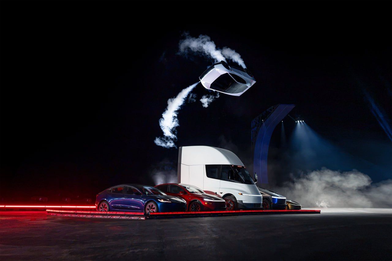 В США представили новый Roadster: электрокар Tesla выполнил трюк, который не под силу обычным авто