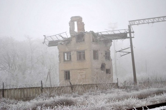 Фото с оккупированного Донбасса после "победы" над Украиной: станция Чернухино гниет и продолжает разрушаться