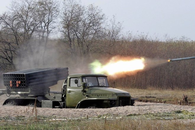 Боевики из Луганска артиллерией обстреляли позиции сил АТО под Счастьем, - источник