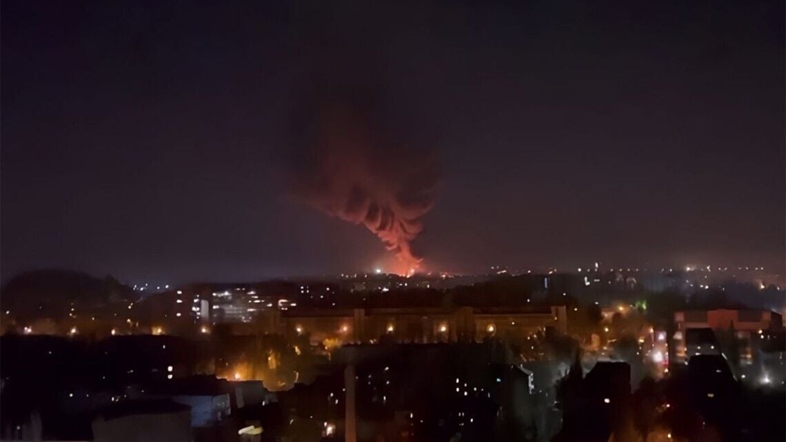 Беспилотники посетили оккупированую часть Донбасса: в Донецке и Макеевке прогремела серия взрывов и пропал свет