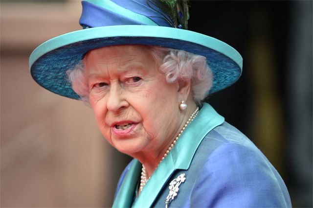Елизавета II прокомментировала теракт в Манчестере: королева назвала произошедшее варварским актом