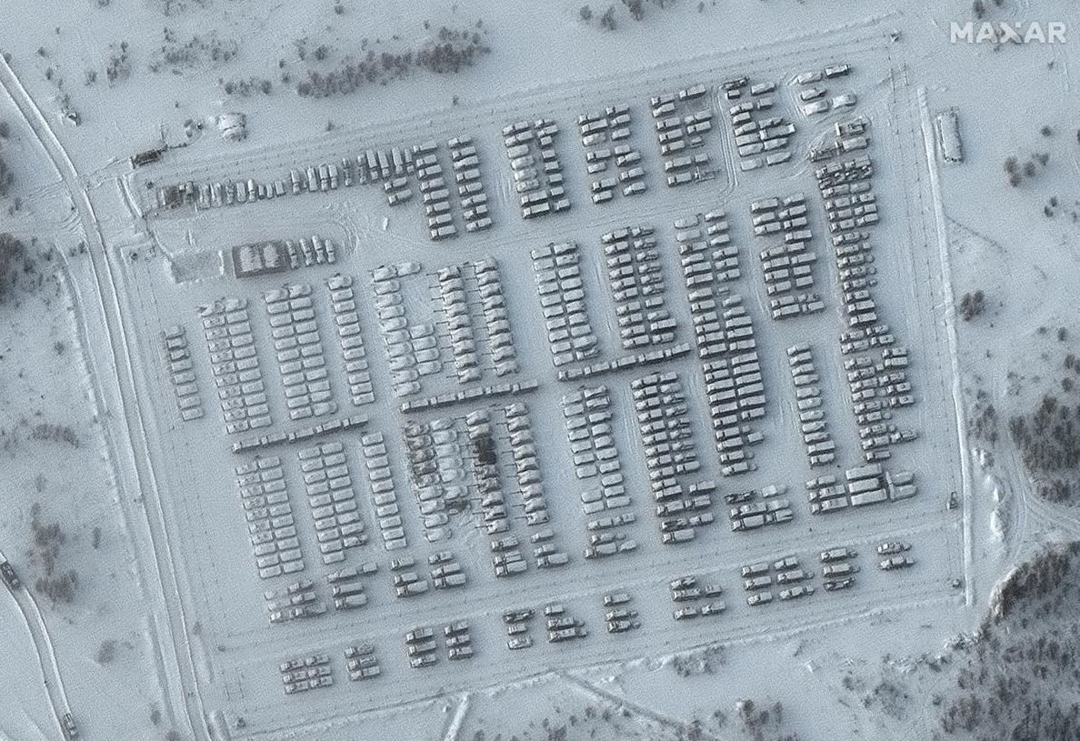 Війська РФ біля українських кордонів: у Мережі представили нові кадри із супутника 