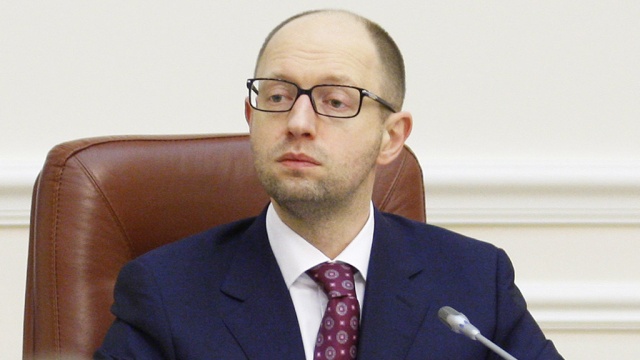 Яценюк: Кабмин подготовил санкционный список из 200 россиян