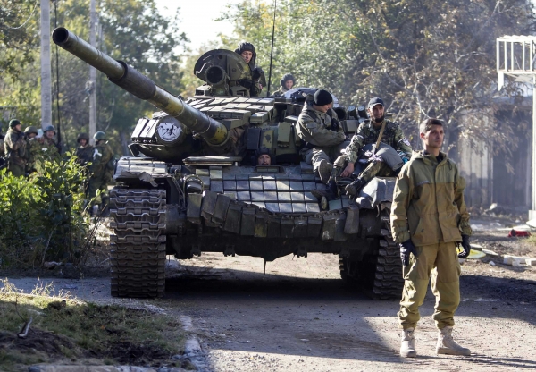 ​В двух районах Донецка боевики устроили парки боевых машин, - «ИС»