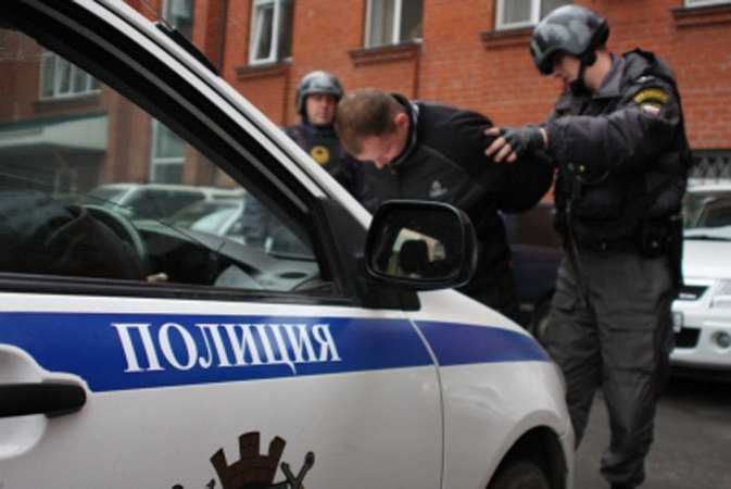 Пьяные хулиганы в Москве избили женщин-полицейских