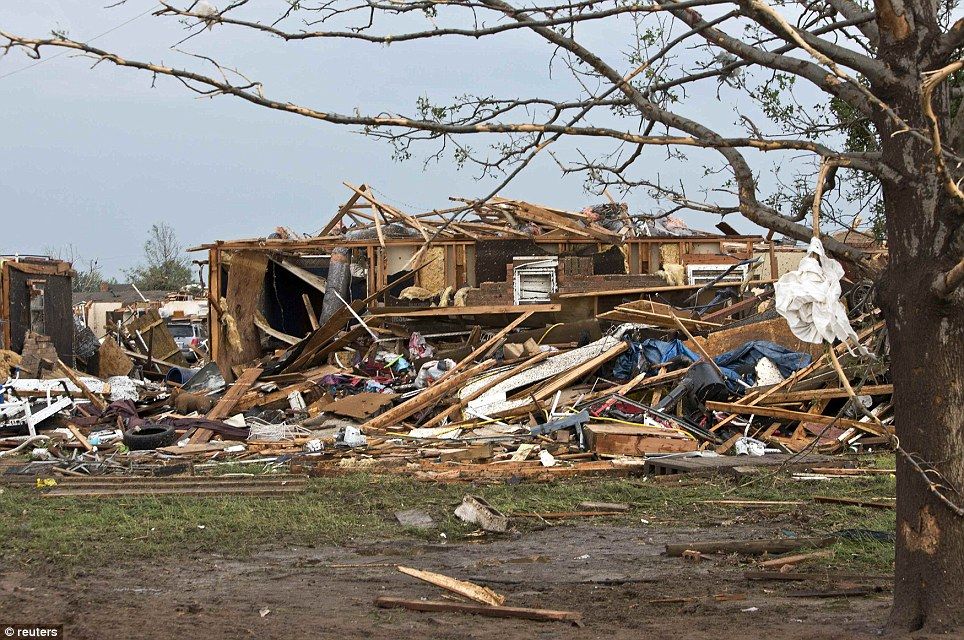 ​В США в Оклахоме пронесся разрушительный торнадо – есть погибшие, раненые и колоссальные разрушения  