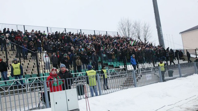 На стадионе в Казани выкрики "Слава Украине!" привели к массовой потасовке