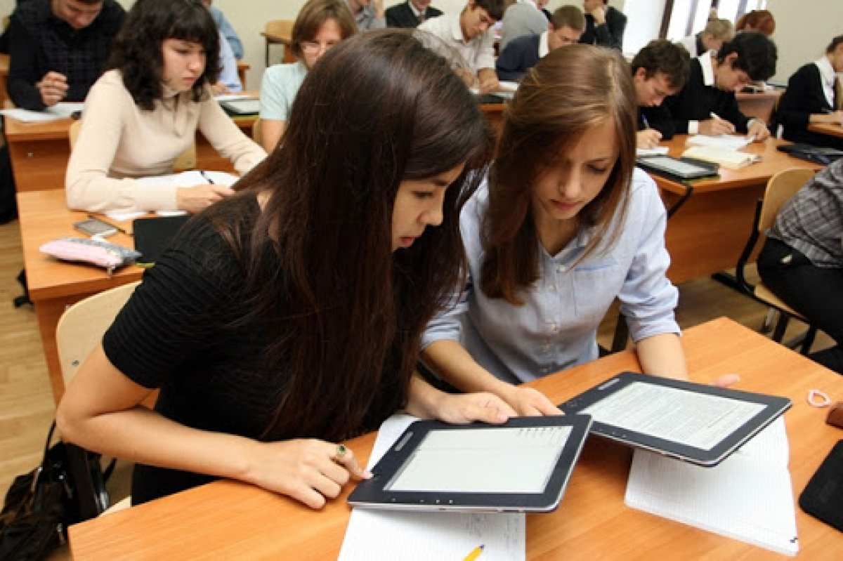 В Украине введут электронный дневник - родители школьников смогут смотреть оценки и прогулы детей онлайн