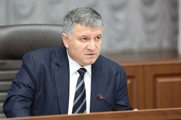"Переходной министр", - Арахамия "осадил" Авакова и сказал, что его ждет