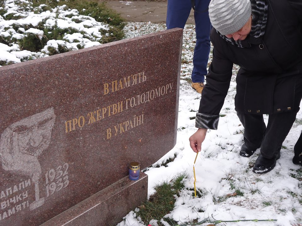 "Мы должны помнить о том кремлевском преступлении!", - жители освобожденного Краматорска вышли на улицу, чтобы почтить память жертв Голодомора