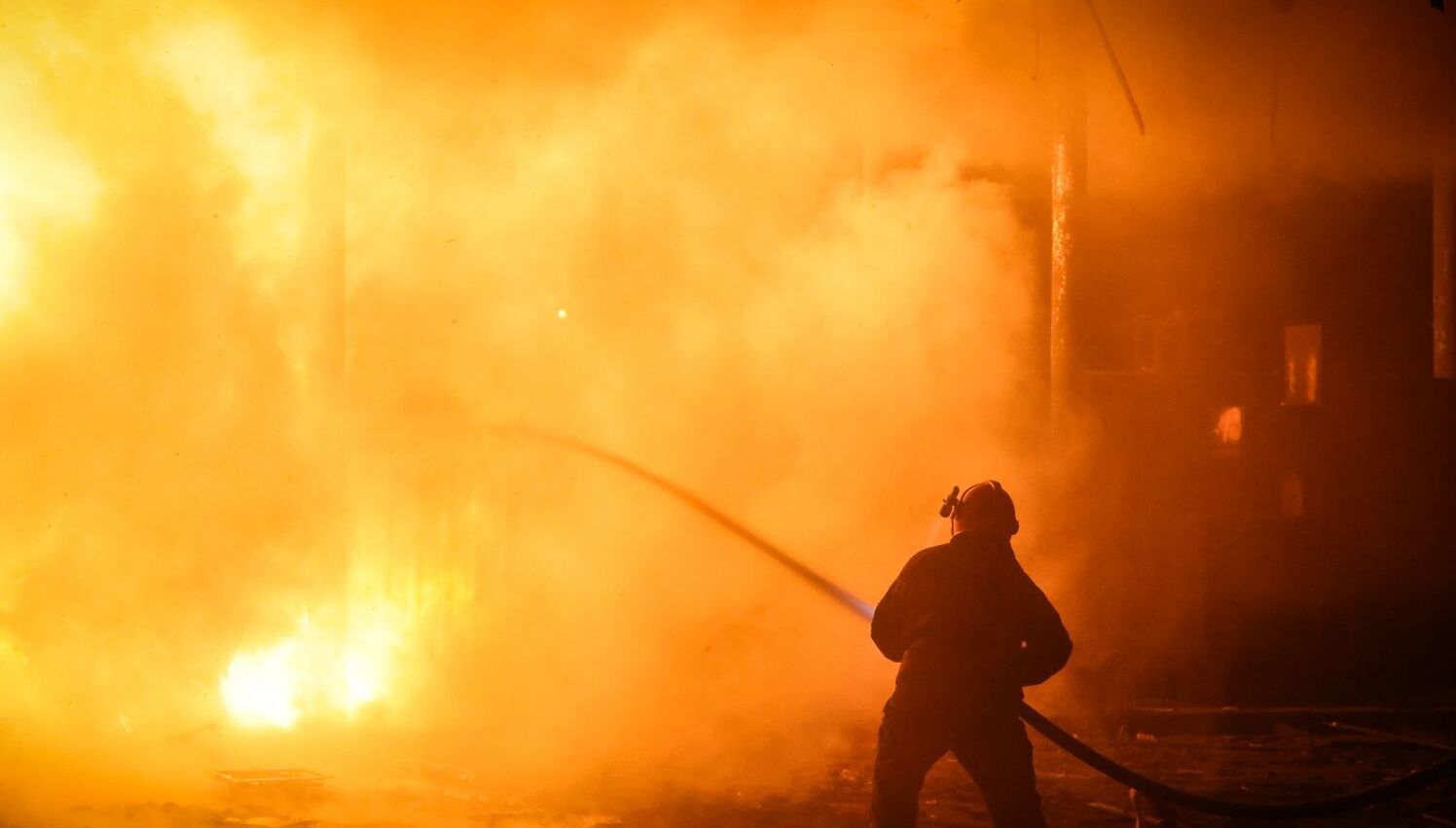 Дрони пролетіли понад 1000 км і атакували нафтоперегінні станції в Ярославській області РФ