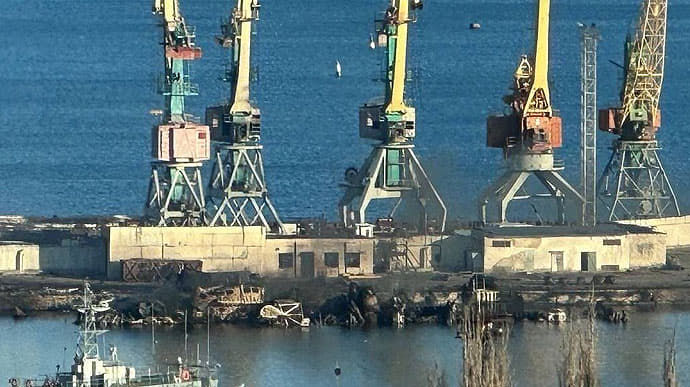 Удар по кораблю "Новочеркасск" в Феодосии: 23 ранены, 33 "пропали без вести" и странные данные про убитых