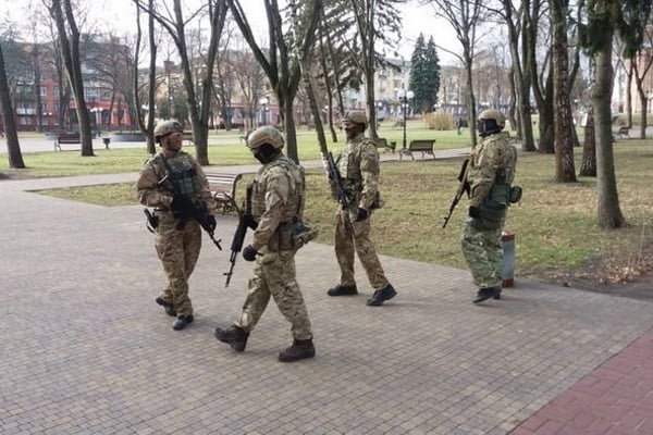 Бойцы "Альфы", боевые машины и беспилотники выведены на улицы городов Украины - в СБУ объяснились