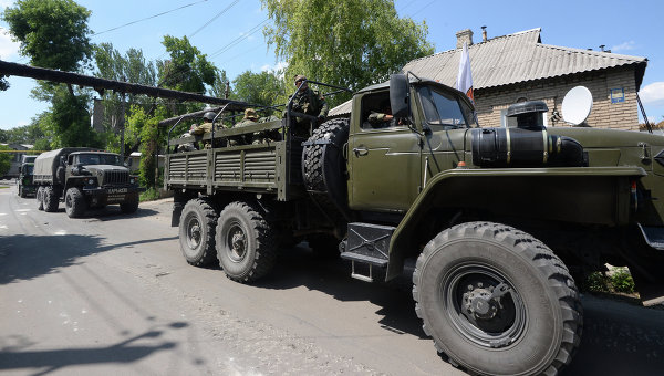 Обстановка в Донецке: Жителей Буденновского и Ленинского районов напугала колонна военной техники, на Азотном взрывы