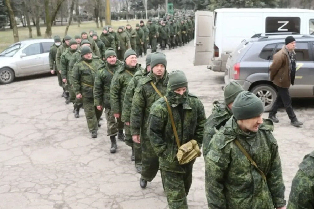 ​"Просто смысла нет никакого", - жена оккупанта не понимает, зачем РФ ведет войну, перехват