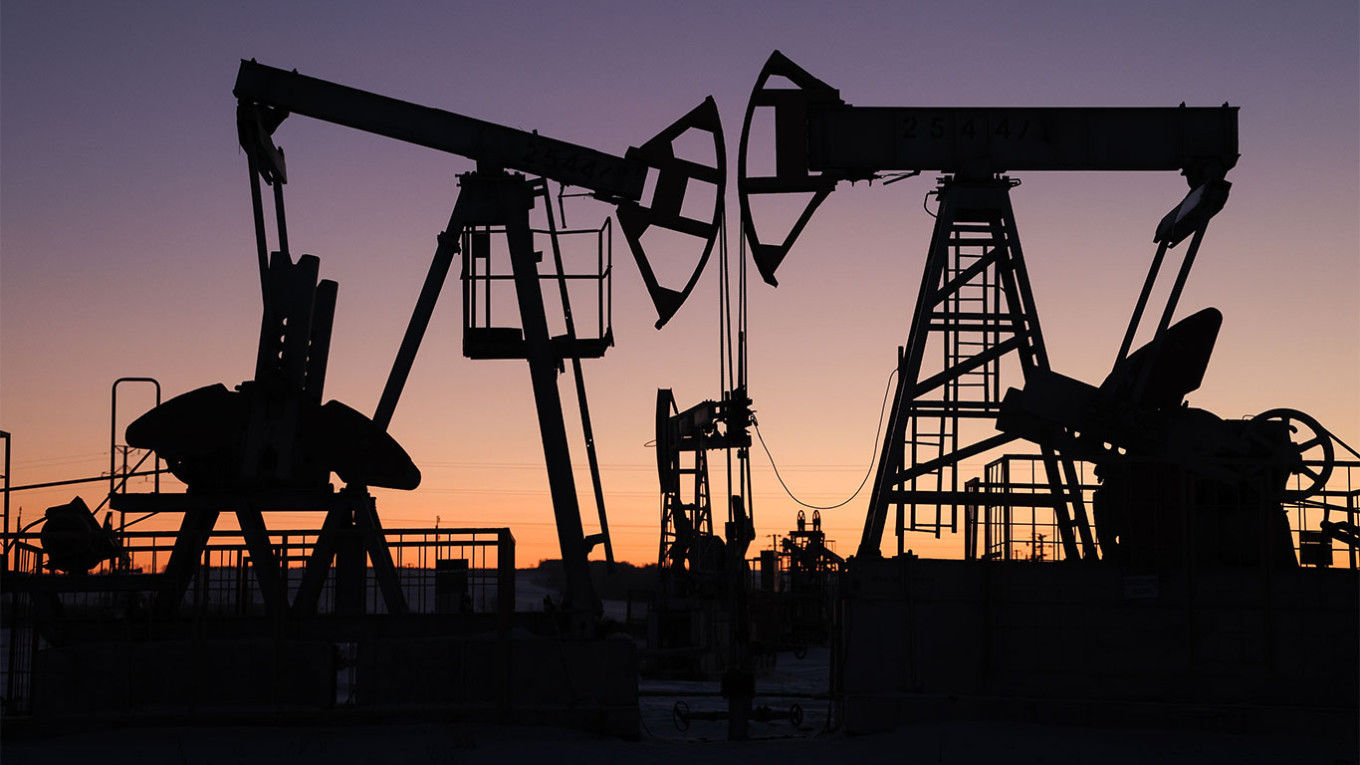 Кольцо сжимается: у России остались всего 4 покупателя нефти: названы страны