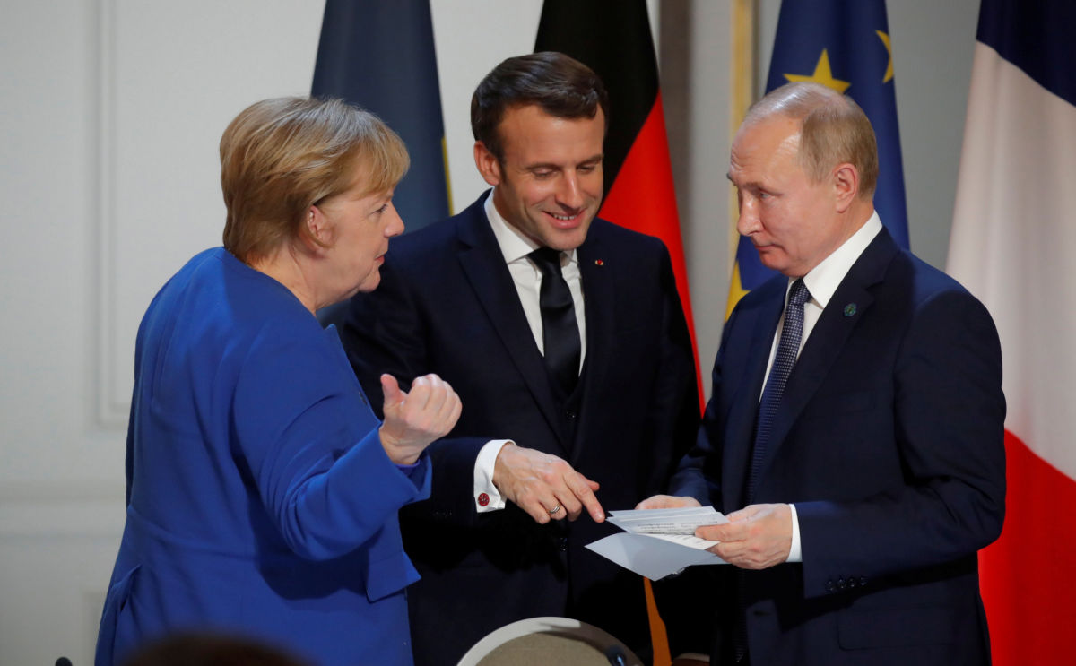 Меркель и Макрон пригласили Путина на саммит ЕС впервые с 2014 года – в Кремле ответили
