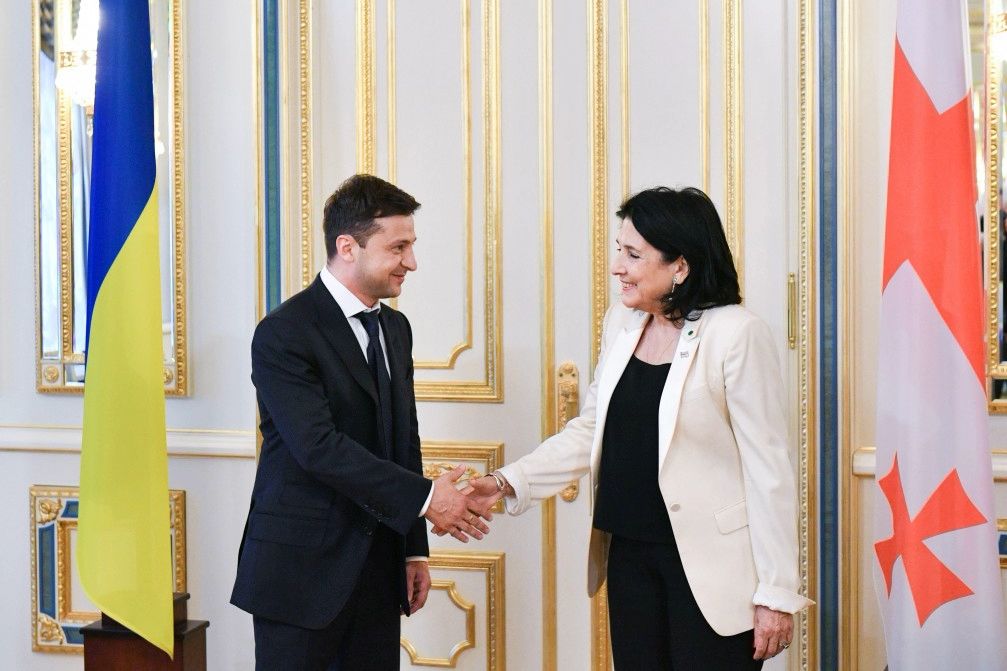 ​Президент Грузии Саломе Зурабишвили прилетела в Киев - готовится встреча с Зеленским "с глазу на глаз"
