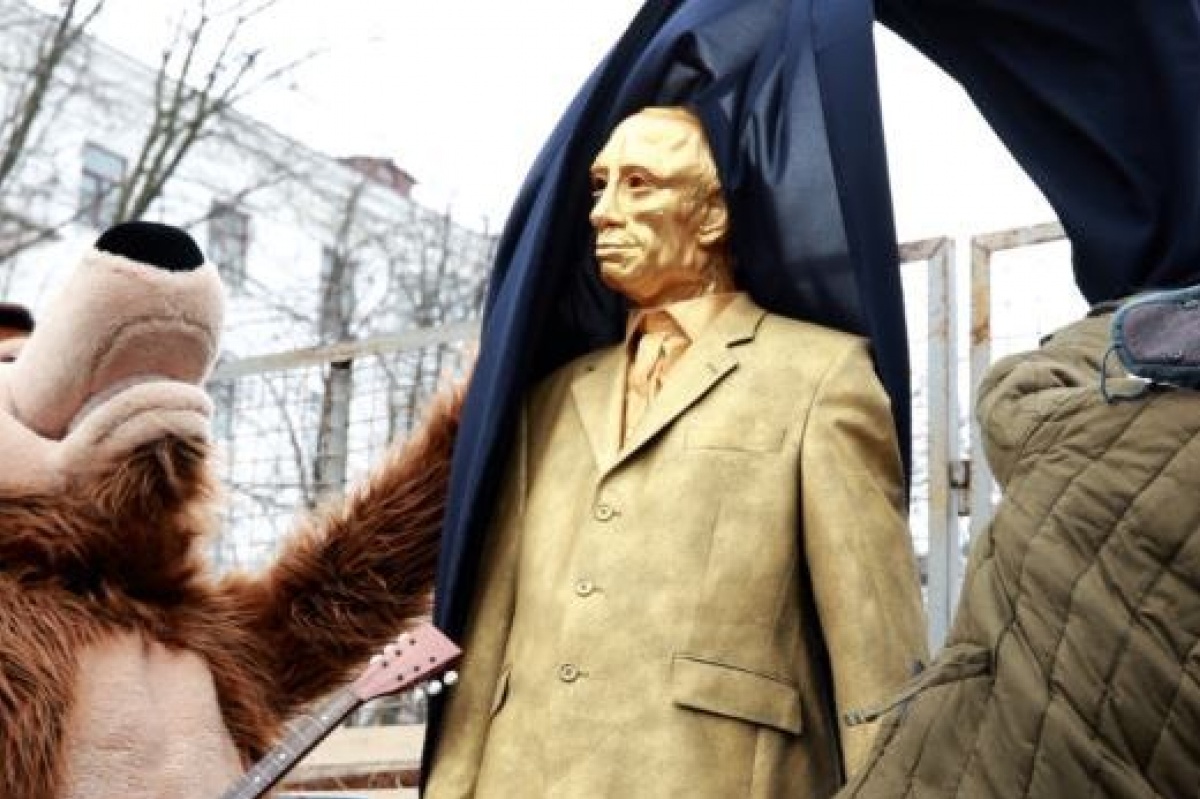 Путина готовят к жизни в "другом мире" и хотят поставить памятник: cтатую установят в Петербурге "по просьбе трудящихся"