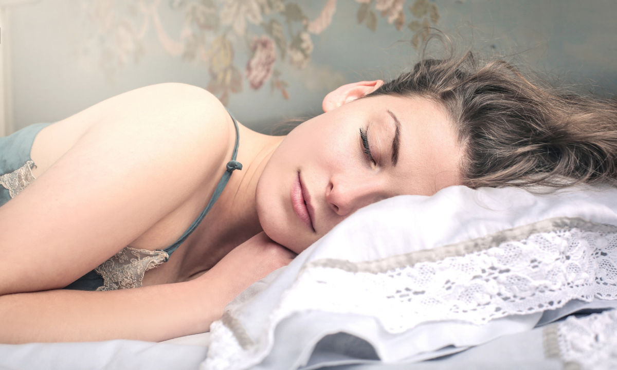 ​Спи и худей: что поможет сбросить лишний вес во время сна