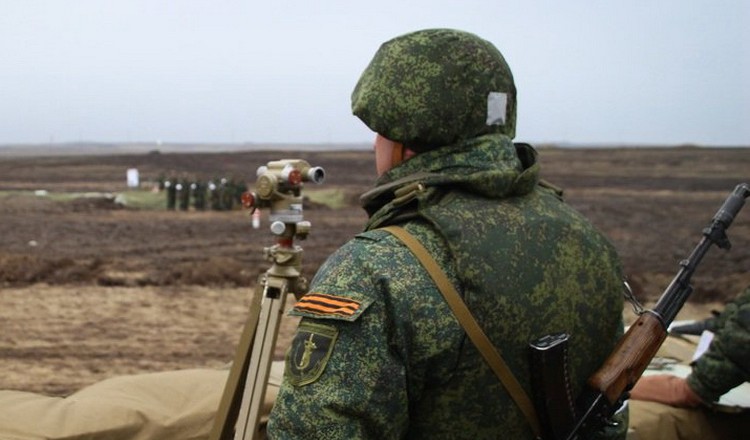 "ИС": боевики оборудуют боевые позиции возле жилых домов по приказу кураторов РФ - люди сильно напуганы 