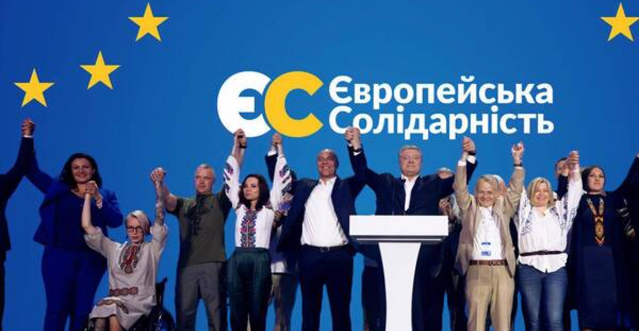 У Порошенко пояснили, почему власть перестает контролировать страну