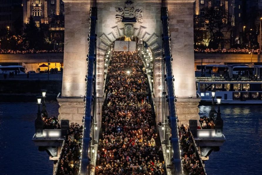 Будапешт восстал против Орбана: скандал с преступлениями против детей "взорвал" улицы