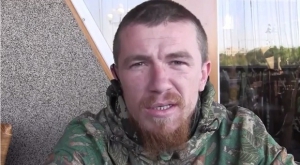 Убийца украинских солдат боевик Моторола угрожает снять скальп с головы британского журналиста