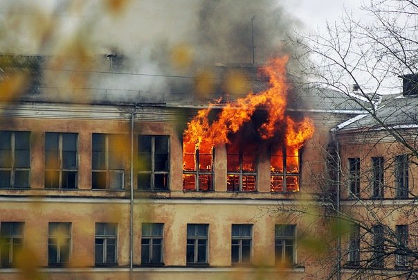 В Ивано-Франковской области загорелась школа