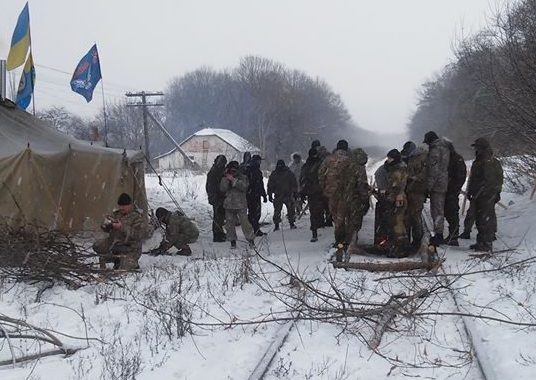 ​Янукович и экс-“регионалы" отправили титушек для прорыва блокады ветеранов АТО в Донбассе - Семенченко рассказал важные подробности