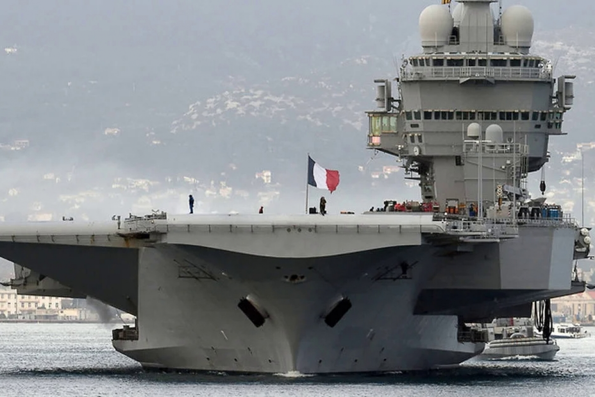 ​Reuters: Коронавирус проник на авианосец ВМС Франции "Шарль де Голль", более тысячи зараженных