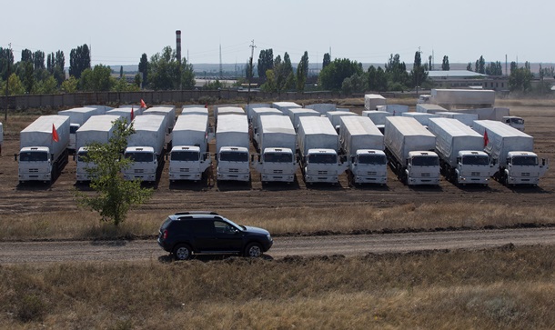 Россия уже загружает машины седьмого гуманитарного конвоя